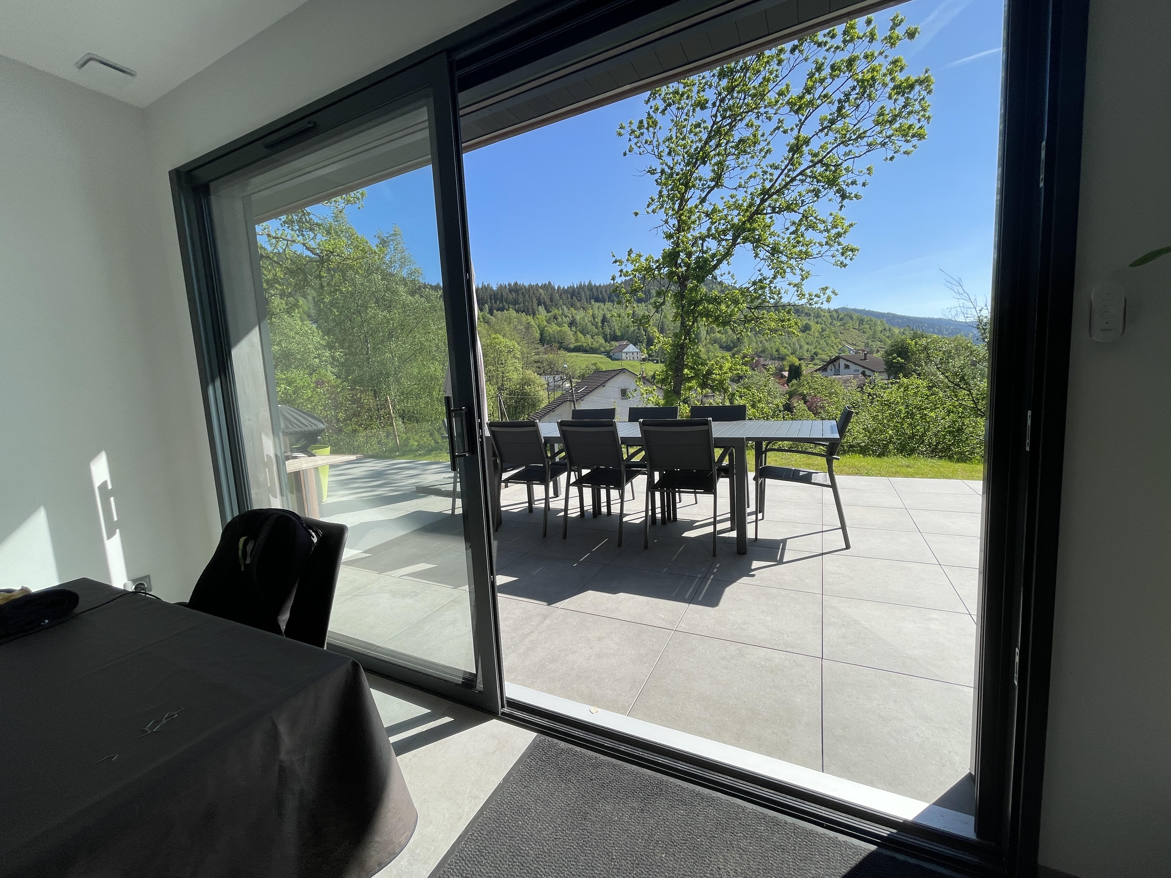 Baies vitrées affleurantes